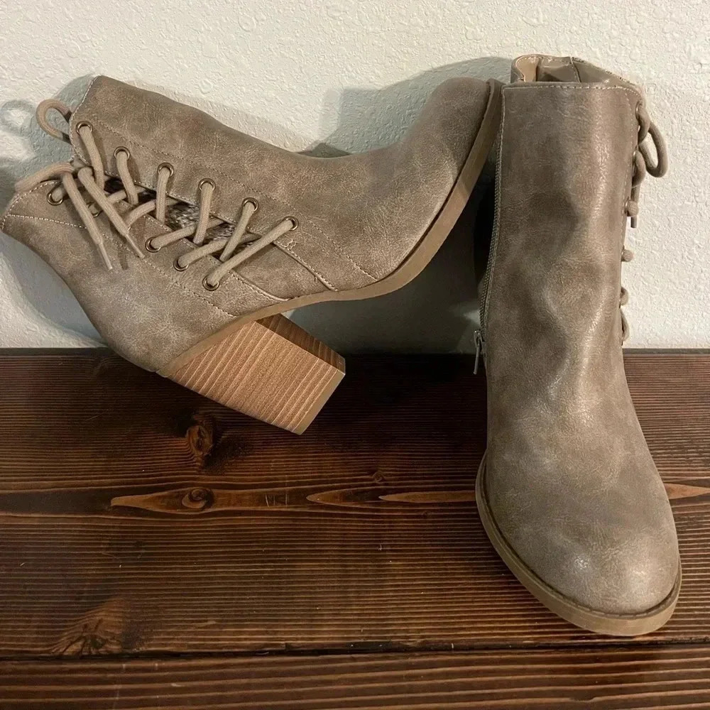 Vintage‎ 7 Eight booties Women’s Size 10M